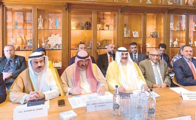 خالد الجارالله ووليد الخبيزي وأيهم العمر وخالد الدويسان خلال الاجتماع ﻿