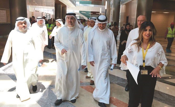 جامعة الكويت تتسلم كلية الهندسة والبترول في مدينة صباح السالم الجامعية