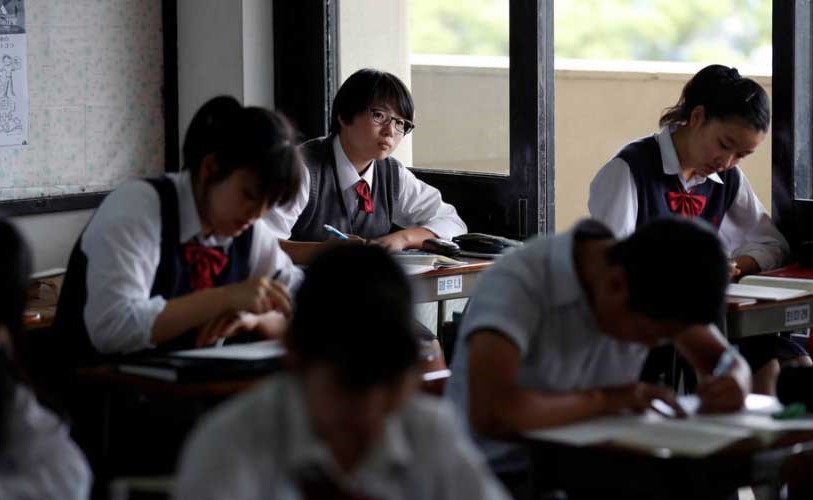 قلق في سنغافورة على التلاميذ من الضغط الدراسي