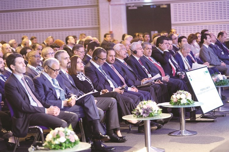 شيخة البحر في مقدمة الحضور خلال مؤتمر القمة الاقتصادية العربية- البريطانية﻿