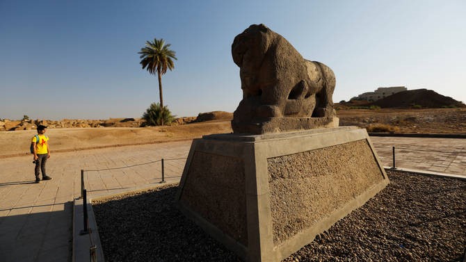 تمثال أسد بابل الشهير في المدينة الأثرية