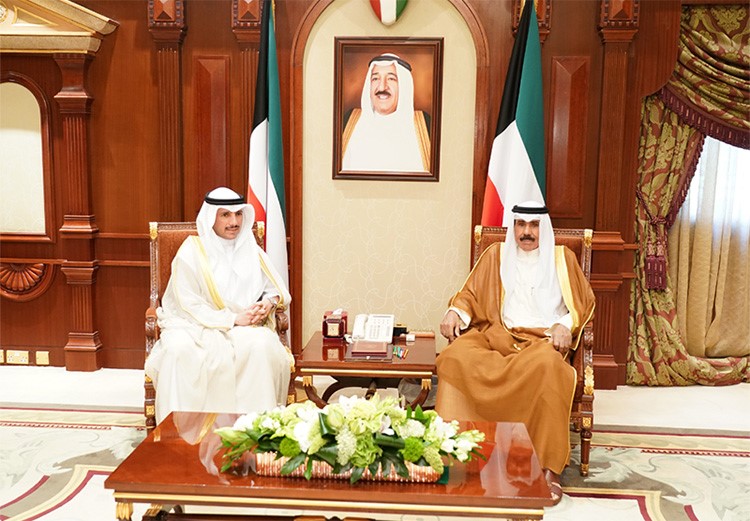  سمو ولي العهد يستقبل رئيس مجلس الامة 