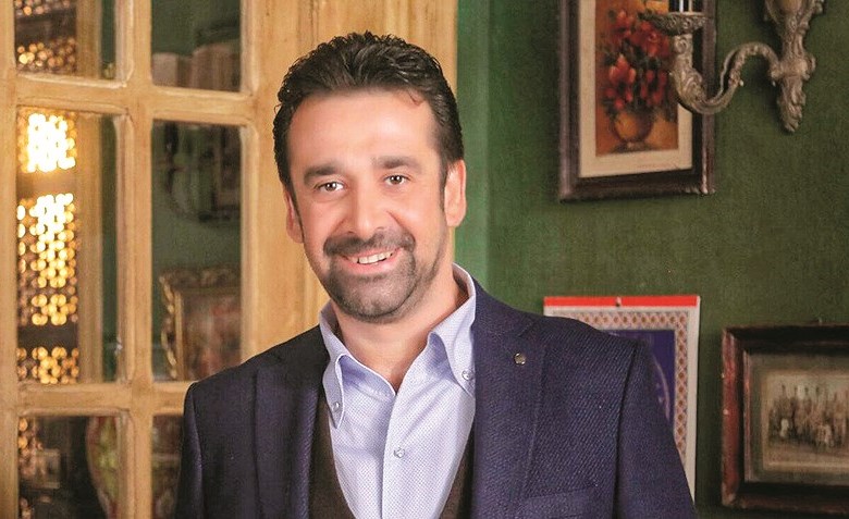 كريم عبدالعزيز يبدأ التحضير لـ «البعض يذهب للمأذون»