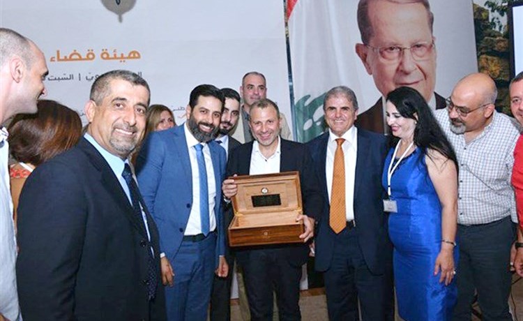 رئيس التيار الوطني الحر جبران باسيل خلال رعايته العشاء السنوي لهيئة قضاء زغرتا في التيار (محمود الطويل)﻿