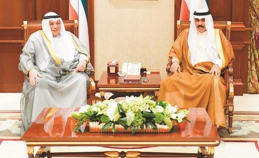 سمو ولي العهد الشيخ نواف الأحمد مستقبلا الشيخ خالد الجراح ﻿