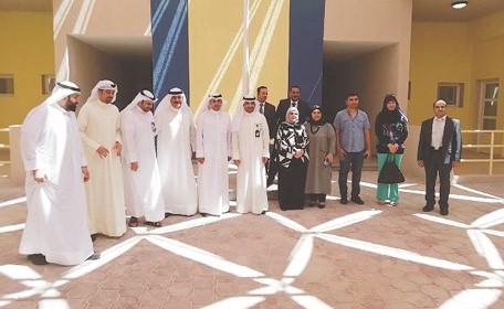 مسؤولو التربية في جولة بمبنى روضة السلام ﻿