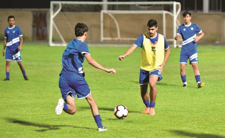 لاعبو منتخب الشباب خلال تدريبهم الاخير﻿
