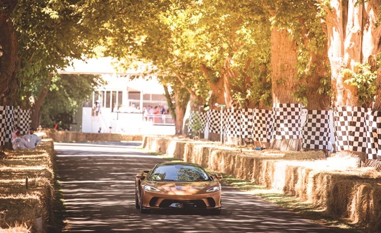 ماكلارين GT تسجل ظهورها العالمي الأول
