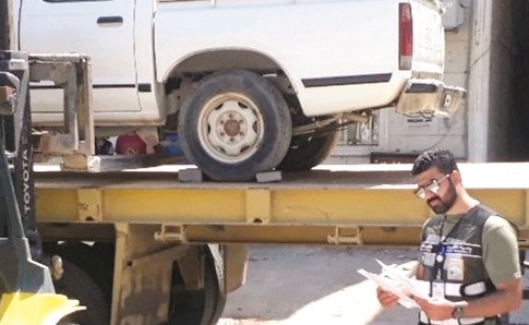 رفع سيارات مهملة خلال الجولة ﻿