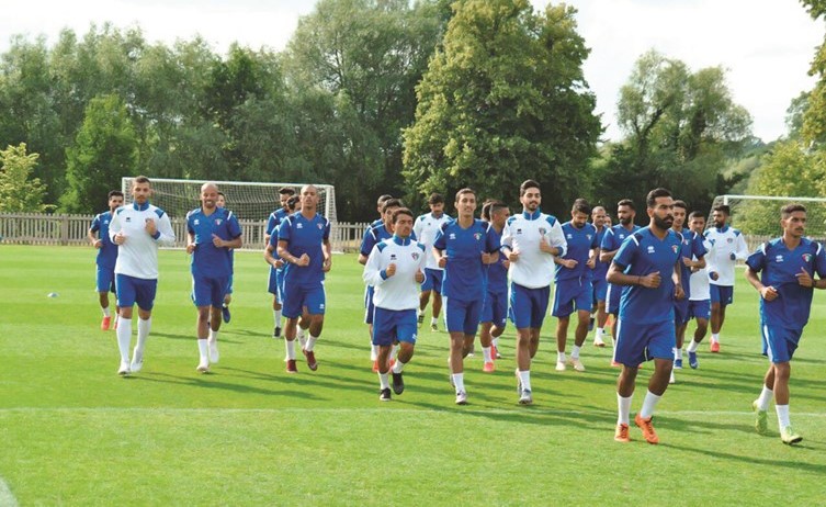 الأزرق يبدأ مشوار الوديات في لندن بمواجهة مارلو اليوم