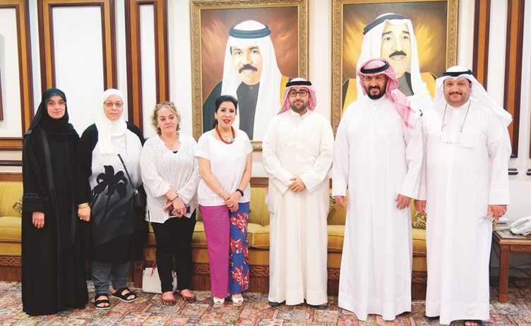 الشيخ طلال الخالد وأماني الورع في صورة جماعية مع الفائزين﻿