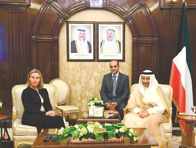 سمو رئيس الوزراء الشيخ جابر المبارك مستقبلا فديريكا موغيريني﻿
