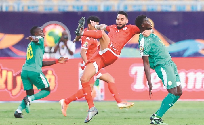 «أسود التيرانغا» تتجاوز «نسور قرطاج» وتبلغ النهائي