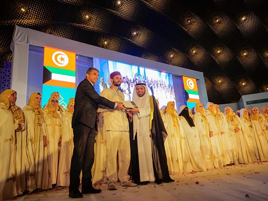 "الهيئة الخيرية" تحتفي بتخريج 226 حافظاً وحافظة للقرآن الكريم في تونس