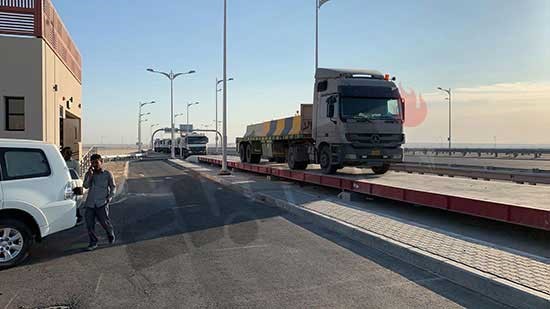 "الطرق" بدأت تطبيق قرار فرض الرسوم على الشاحنات المستخدمة لجسر جابر