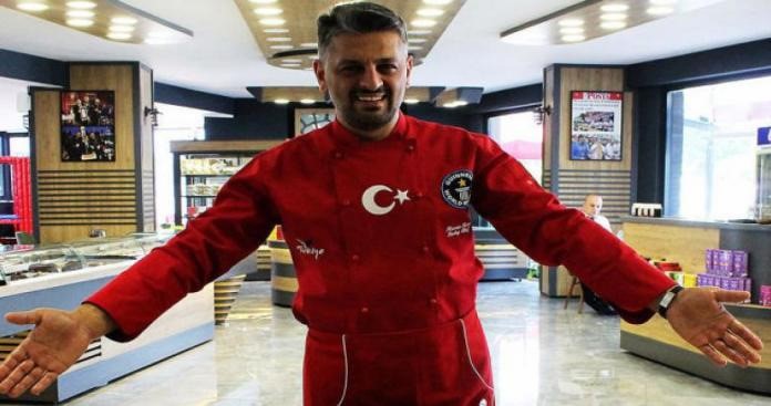 بالفيديو.. طباخ تركي يشكر بوتين على منظومات "إس-400" بطبق بوريك