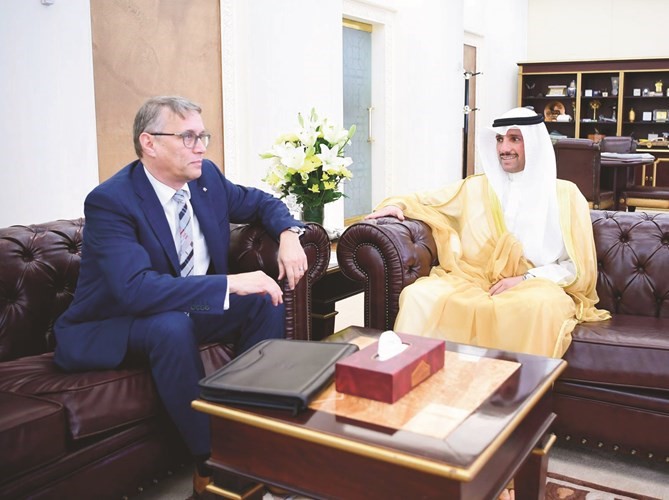 الرئيس الغانم خلال استقباله مارتين دافوراك﻿