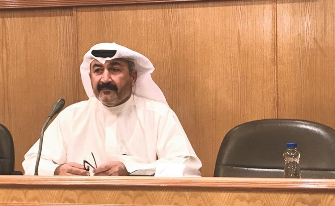د.الشطي متحدثا في الندوة﻿