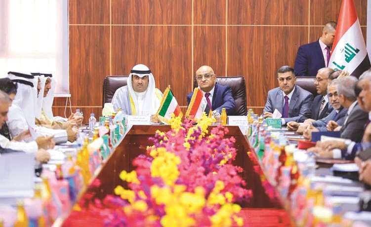 خالد الروضان ود.محمد العاني ومحافظ البصرة أسعد العيداني في اجتماع كويتي - عراقي مشترك ﻿