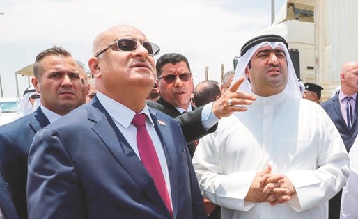 الروضان والعاني خلال جولة في المنفذ( تصوير كونا)﻿