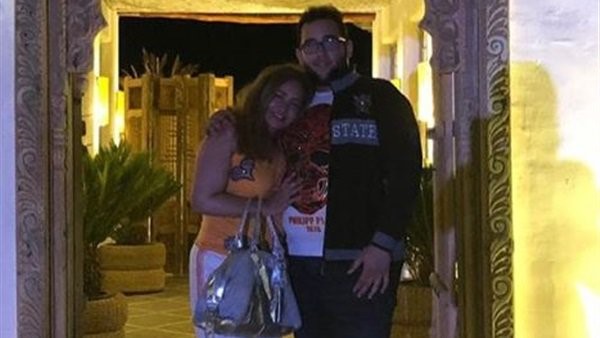 شاهد .. أحدث ظهور للفنانة ليلى علوي برفقة ابنها