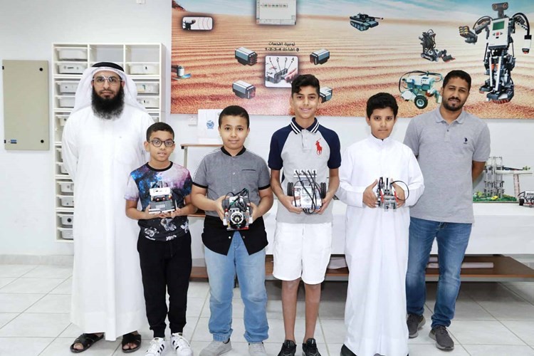 «التربية»: الروبوت مركز يعمل على نشر ثقافة البرمجة والإلكترونيات
