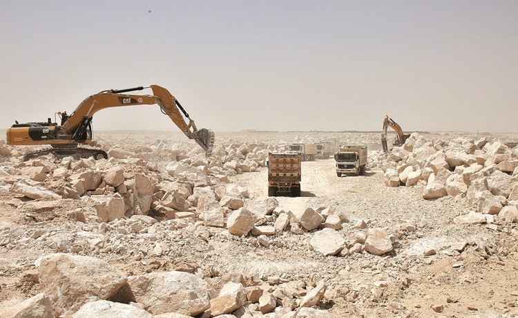 جانب من اعمال الحفر فيمدينة المطلاع السكنية﻿