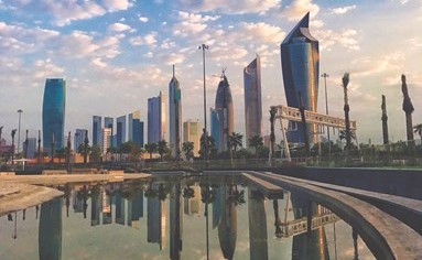 مركز مالي واقتصادي قوي للكويت وفي الصورة الأبراج التجارية بمركز المال والأعمال 	(كونا)﻿