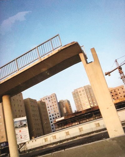 جانب من الجسر المنهار﻿