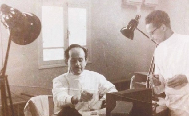 سيد مهدي الرضوي، رحمه الله، في قسم الأسنان بالمستشفى الأميري عام 1952﻿