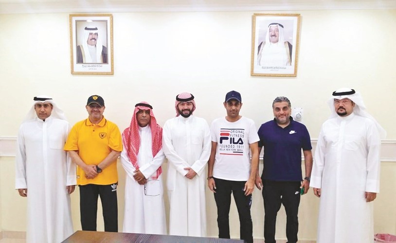 المنسقون الإعلاميون للأندية خلال الاجتماع﻿