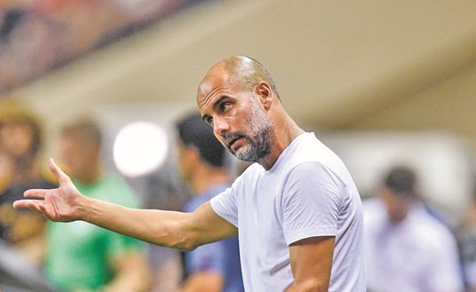 غوارديولا: جدول «البريميرليغ» مجنون ويقتل اللاعبين