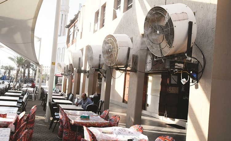 مرشات المياه في مطاعم المباركية﻿
