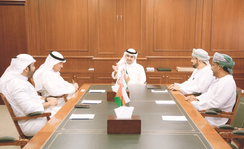 جانب من الاجتماع بين الشركتين خلال توقع الاتفاقية﻿