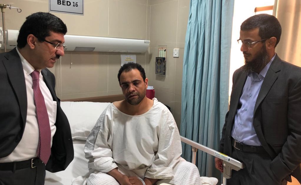 وكيل وزارة الصحة د.مصطفى رضا يطمئن إلى صحة الطبيب المعتدى عليه 