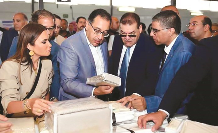 رئيس الوزراء د.مصطفى مدبولي خلال تفقده المنطقة الحرة بالاسكندرية أمس ﻿