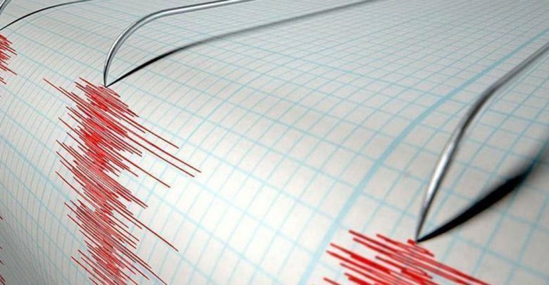 هزة أرضية عنيفة تضرب محافظة يزد وسط إيران