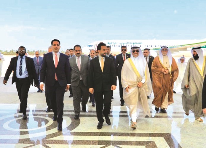 الرئيس الغانم خلال استقباله الحلبوسي﻿