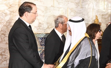 ممثل صاحب السمو الأمير الشيخ صباح الأحمد سمو الشيخ ناصر المحمد معزيا الرئيس التونسي المؤقت ﻿﻿محمد الناصر ورئيس الوزراء يوسف الشاهد أمس					(كونا) ﻿