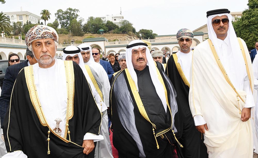 ممثل صاحب السمو الأمير الشيخ صباح الأحمد.. سمو الشيخ ناصر المحمد إلى جانب أمير قطر الشيخ تميم بن حمد في مراسم تشييع الرئيس التونسي الراحل الباجي قايد السبسي