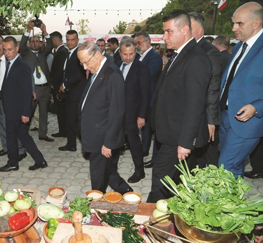 الرئيس ميشال عون مفتتحا اليوم العالمي للتذوق بحضور وزير الخارجية جبران باسيل في زحلة(محمود الطويل)﻿