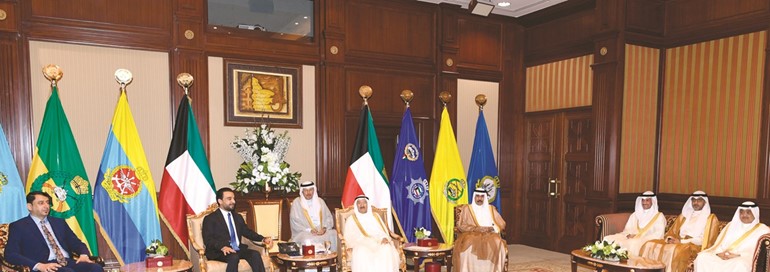 صاحب السمو الأمير الشيخ صباح الأحمد مستقبلا رئيس مجلس النواب العراقي محمد الحلبوسي بحضور سمو ولي العهد الشيخ نواف الأحمد ورئيس مجلس الأمة مرزوق الغانم والشيخ محمد العبدالله﻿