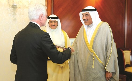 الشيخ صباح الخالد يتسلم أوراق اعتماد السفير الألماني الجديد ستيفان موبس﻿