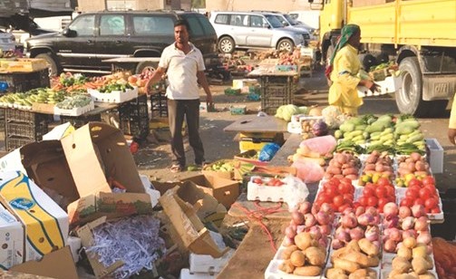 جانب من المعروضات العشوائية في الجليب﻿