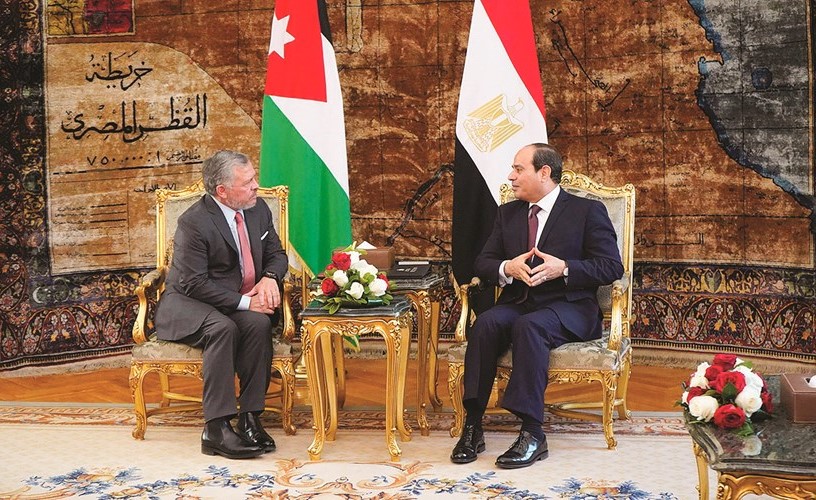 الرئيس المصري عبدالفتاح السيسي والعاهل الأردني الملك عبدالله الثاني خلال مباحثاتهما في القاهرة أمس(بترا)﻿