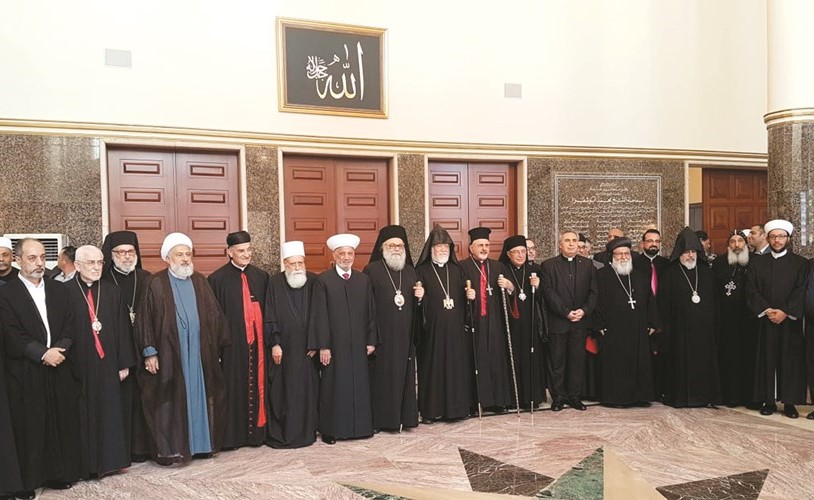 رؤساء الطوائف الاسلامية - المسيحية خلال القمة الروحية في دار الطائفة الدرزيةفي بيروت	(محمود الطويل)﻿