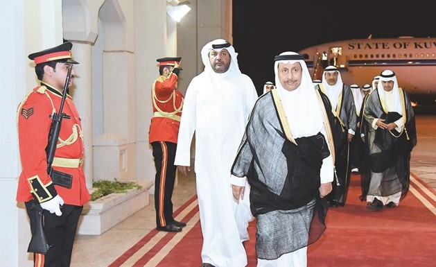 سمو رئيس الوزراء الشيخ جابر المبارك لدى عودته الى البلاد ﻿