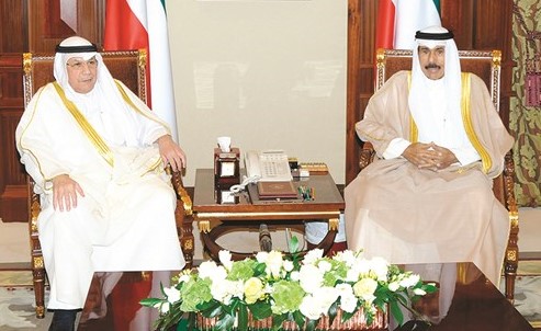 سمو ولي العهد الشيخ نواف الأحمد مستقبلا الشيخ خالد الجراح ﻿