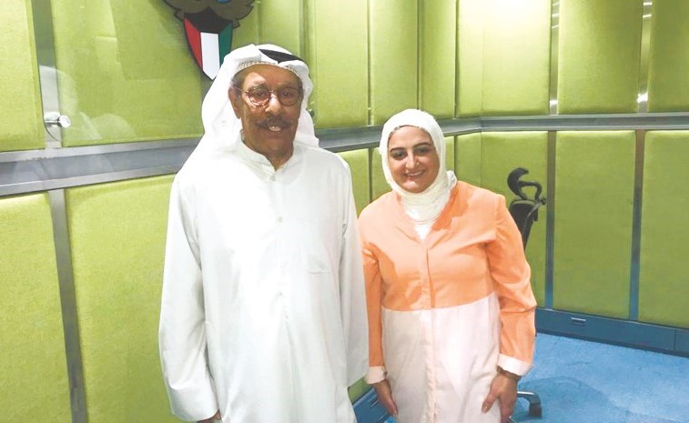 الشاعر الكبير بدر بورسلي والمعدة الزميلة الاء الوزان في استديو البرنامج﻿