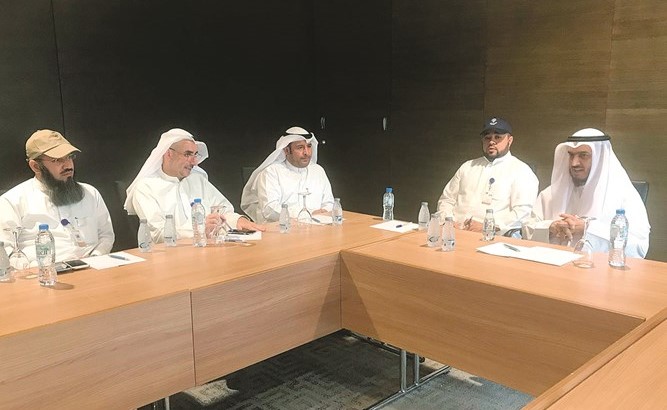 محمد المطيري خلال الاجتماع ﻿